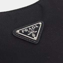 مملوكة مسبقًا حقيبة هوبو نايلون أسود معاد التدوير من برادا