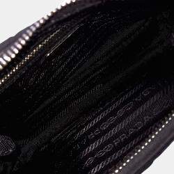 مملوكة مسبقًا حقيبة هوبو نايلون أسود معاد التدوير من برادا