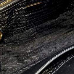 مملوكة مسبقًا حقيبة يد وتوتس برادا جاليريا جلد سافيانو فاخر أسود ومع حزام للنقل