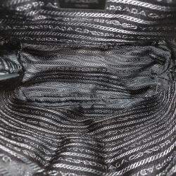 مملوكة مسبقًا حقيبة ظهر برادا نايلون معاد تدويره بجيبين سوداء