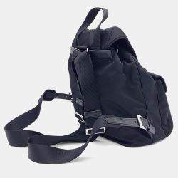 مملوكة مسبقًا حقيبة ظهر برادا نايلون معاد تدويره بجيبين سوداء