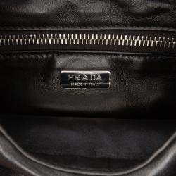 مملوكة مسبقًا Prada Black Nappa Soft Padded Re Edition 2002 Moon Satchel