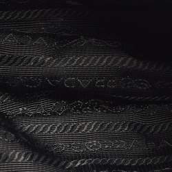 Pre Owned Prada Re-Edition 2005 Black Woven Raffia Shoulder Bag