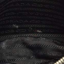 Pre Owned Prada Re-Edition 2005 Black Woven Raffia Shoulder Bag