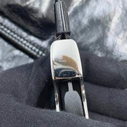 مملوكة م�سبقًا Prada Triangle Calfskin Body Bag Black