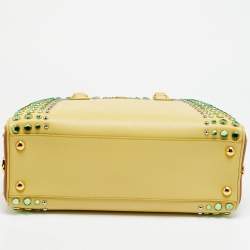 مملوكة مسبقًا حقيبة برادا ساتشيل مرصعة بالكريستال جلد سافيانو لوكس أصفر/بني إطار هرم