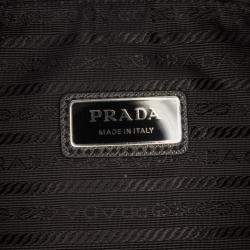 مملوكة مسبقًا Prada Black Saffiano Trimmed Re Nylon Zip Top Crossbody