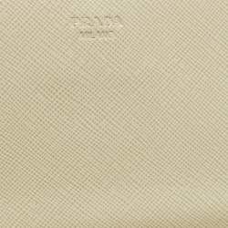 Pre Owned حقيبة كروس بودي برادا سافينو جلد بلون الكريم على حزام