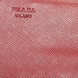 مملوكة مسبقًا محفظة برادا جلد أحمر داكن مزينة بالكريستال مع قلاب كونتيننتال