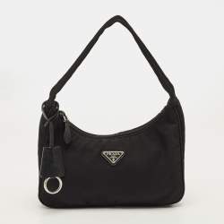 مملوكة مسبقًا Prada Re-Edition 2000 Black Nylon Shoulder Bag