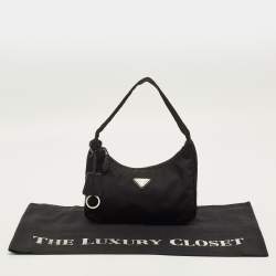 مملوكة مسبقًا Prada Re-Edition 2000 Black Nylon Shoulder Bag