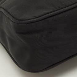 مملوكة مسبقًا Prada Re-Edition 2000 Black Nylon Shoulder Bag