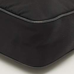 Pre Owned حقيبة كتف برادا "ري-إيديشن 2005" جلد سافيانو ونايلون أسود