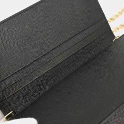 مملوكة مسبقًا حقيبة كتف برادا جلد أسود بسلسلة