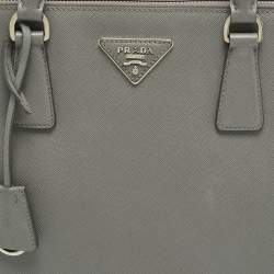 Pre Owned حقيبة يد توتس برادا جلد سافيانو لوكس أحمر متوسطة بسحاب مزدوج غاليريا