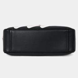 مملوكة مسبقًا حقيبة كروس برادا جلد أسود مطبوع عليها موز للكاميرا