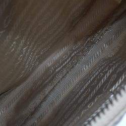 Pre Owned حقيبة هوبو برادا نيون بيج ري-نيون