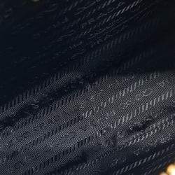 Pre Owned حقيبة هوبو برادا جلد أبيض سافيانو