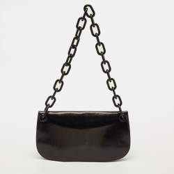 مملوكة مسبقًا حقيبة كتف برادا جلد لامع أسود سوينج