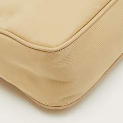 مملوكة مسبقًا Prada Re-Edition 2005 Desert Beige Tessuto Nylon Shoulder Bag