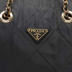  مملوكة مسبقًا Prada Dark Grey Quilted Nylon Shoulder Bag