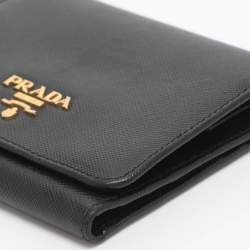 مملوكة مسبقًا Prada Black Saffiano Metal Leather Bifold Wallet