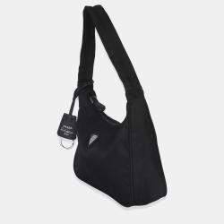 Pre Owned حقيبة برادا صغيرة سوداء شبه نايلون موديل 2000 إعادة الإصدار