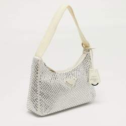 مملوكة مسبقًا حقيبة كتف برادا إعادة إصدار 2000 ساتان أبيض مرصعة بالكريستال