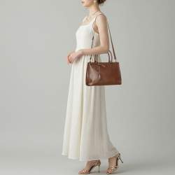 مملوكة مسبقًا حقيبة يد برادا "غاليريا" صغيرة سحاب مزدوج جلد سافيانو أسود