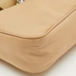 Pre Owned حقيبة كتف برادا نايلون بيج 2005 إعادة الإصدار