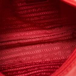 Pre Owned حقيبة كتف برادا ناعمة نايلون إعادة الإصدار 2000 حمراء