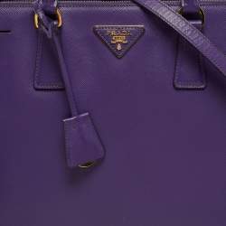 مملوكة مسبقًا حقيبة يد برادا سحاب مزدوج كبيرة جلد سافيانوا 