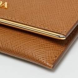مملوكة مسبقًا Prada Brown Saffiano Leather Flap Card Holder