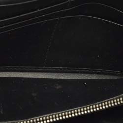 Pre Owned حقيبة كلتش برادا جلد ثعبان أسود بحزام