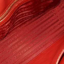 مملوكة مسبقًا حقيبة كروس بودي برادا حمراء جلد العجل الناعم داياغرام