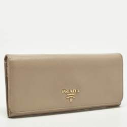 مملوكة مسبقًا Prada Beige Saffiano Leather Flap Continental Wallet