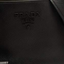 مملوكة مسبقًا حقيبة يد برادا مونوكروم جلد سافيانو متوسطة سوداء