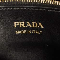 مملوكة مسبقًا حقيبة يد برادا مونوكروم جلد سافيانو متوسطة سوداء