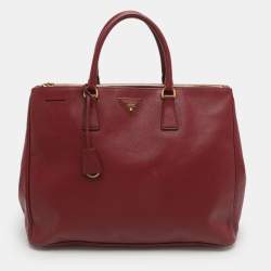 مملوكة مسبقًا Prada Galleria Executive Burgundy Saffiano Leather Double Zip Tote