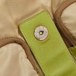 مملوكة مسبقًا حقيبة كتف برادا فينتاج تسوتو إبزيم نايلون وبشرة بيج/أخضر بحقيبة شحن