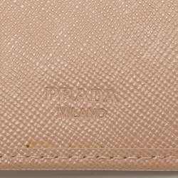 مملوكة مسبقًا محفظة برادا جلد بيج سفينو فرنسية بغطاء
