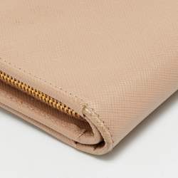 مملوكة مسبقًا محفظة برادا جلد بيج سفينو فرنسية بغطاء