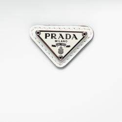 مملوكة مسبقًا حقيبة كتف برادا جلد أبيض مصقول كليو