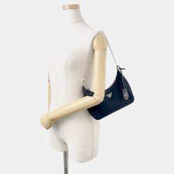 Pre Owned حقيبة كتف برادا نايلون أسود نايلون معاد إنتاجها 2005