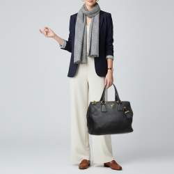مملوكة مسبقًا Prada Double Zip Black Vitello Daino Leather Tote