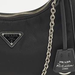 Pre Owned حقيبة كتف برادا "ري-إيديشن 2005" جلد سافيانو ونايلون أسود