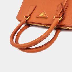 مملوكة مسبقًا حقيبة يد وبرادا جلد سافانو لوكس برتقالي للكتف