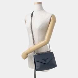 Pre Owned حقيبة كتف برادا سلسلة شعار جلد سافيانو جلد أسود