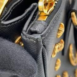 مملوكة مسبقًا حقيبة برادا جاليريا دبابيس جلد سافيانو أسود بحجم صغير متعددة الاستخدامات