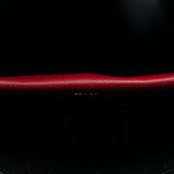 مملوكة مسبقًا حقيبة برادا ساتشيل مزدوجة كبيرة سافيانو كوير حمراء